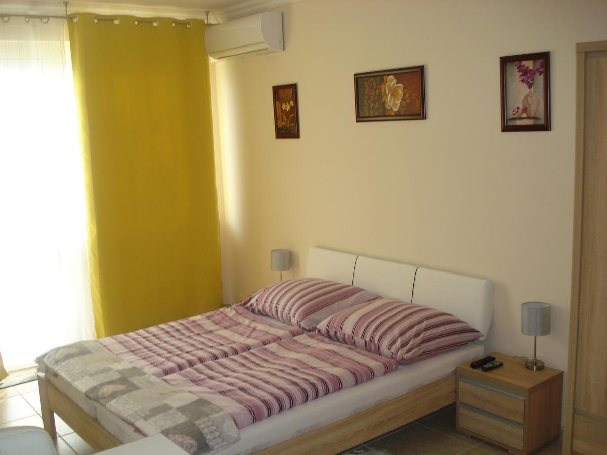 Eszter Apartman Eger Exteriör bild